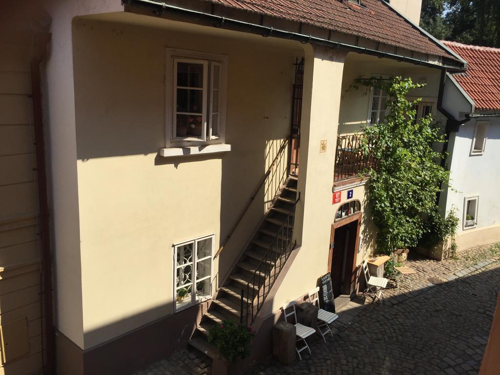 Apartments At The Golden Plough Prag Exterior foto