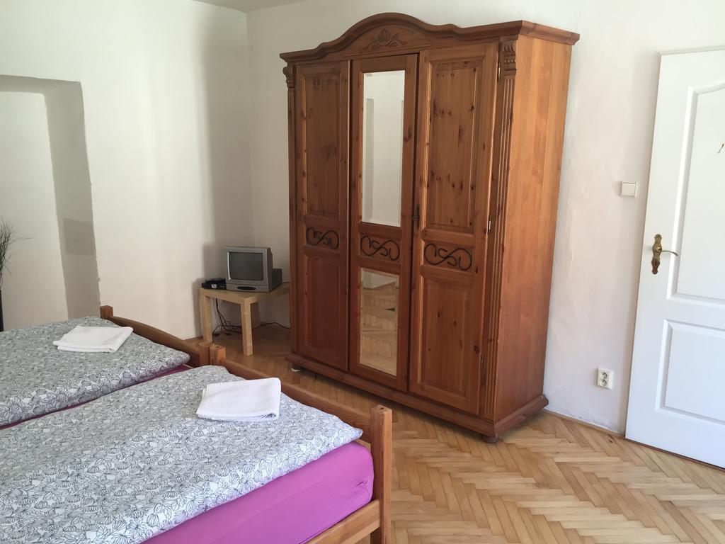 Apartments At The Golden Plough Prag Zimmer foto